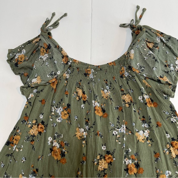 Juniors Xhilaration Sage Green Midi Crop Top with Wildflowers Size Small JD - Picture 2 of 6